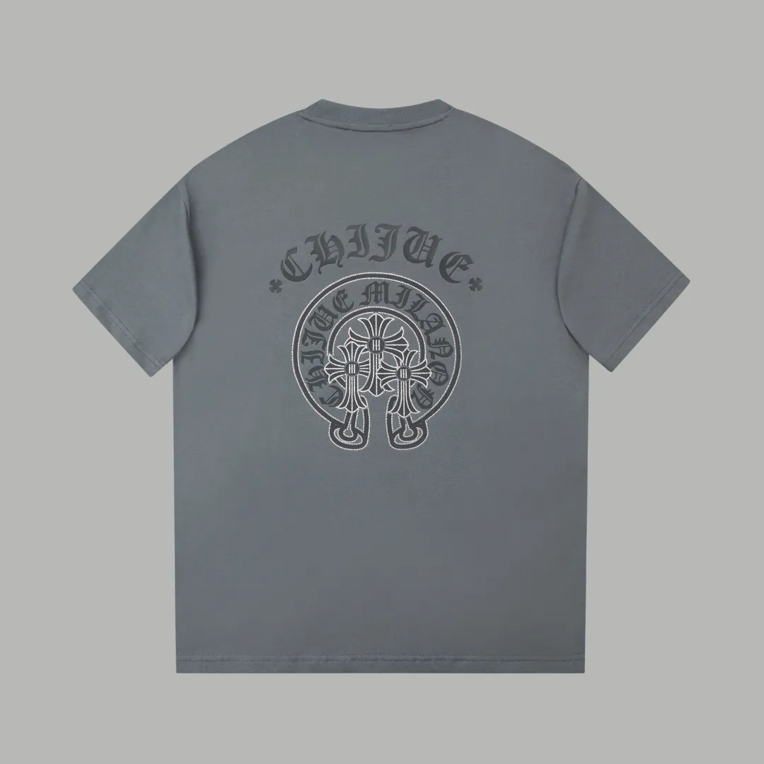 🅿️230 ✨CH✨🆕25SS spring and summer new style Crow Heart ✝ Rack logo leather label hot-drilled short sleeves Light luxury essential item for daily commuting for men and women Correct version Welcome to compare Detailed features · 260 grams of 100% pure cotton double yarn jersey fabric · Custom dyed in the same cylinder, special thickened 32 pieces of double-strand 1X1 thread · Double-needle stitching and cross-stitching technology · Original main mark, washed tag, brand moisture-proof paper packaging Color: white/black/purple/grey Size: S/M/L/XL